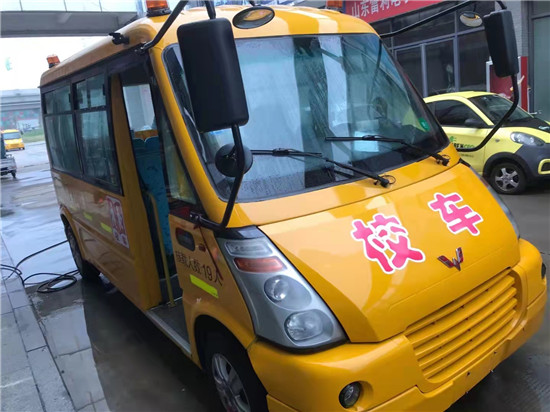 五菱二手小學生校車